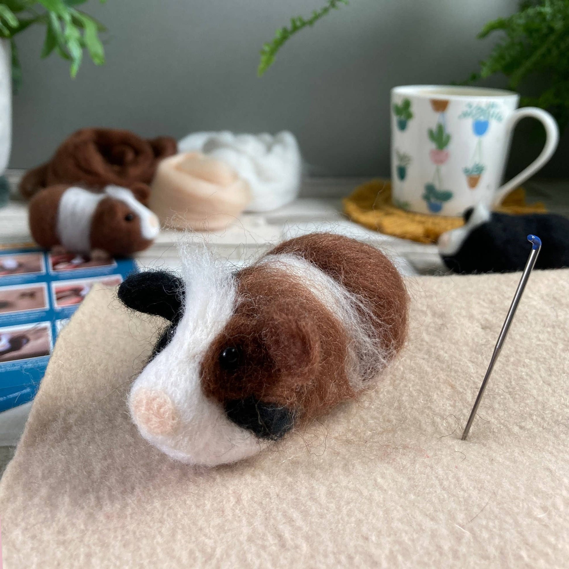 Needle felting kit - Guinea pigs - SLOLife Studio & Mercantile