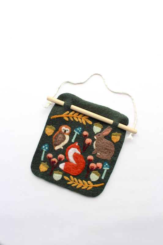 8"x8" Woodland Banner Felting Kit 